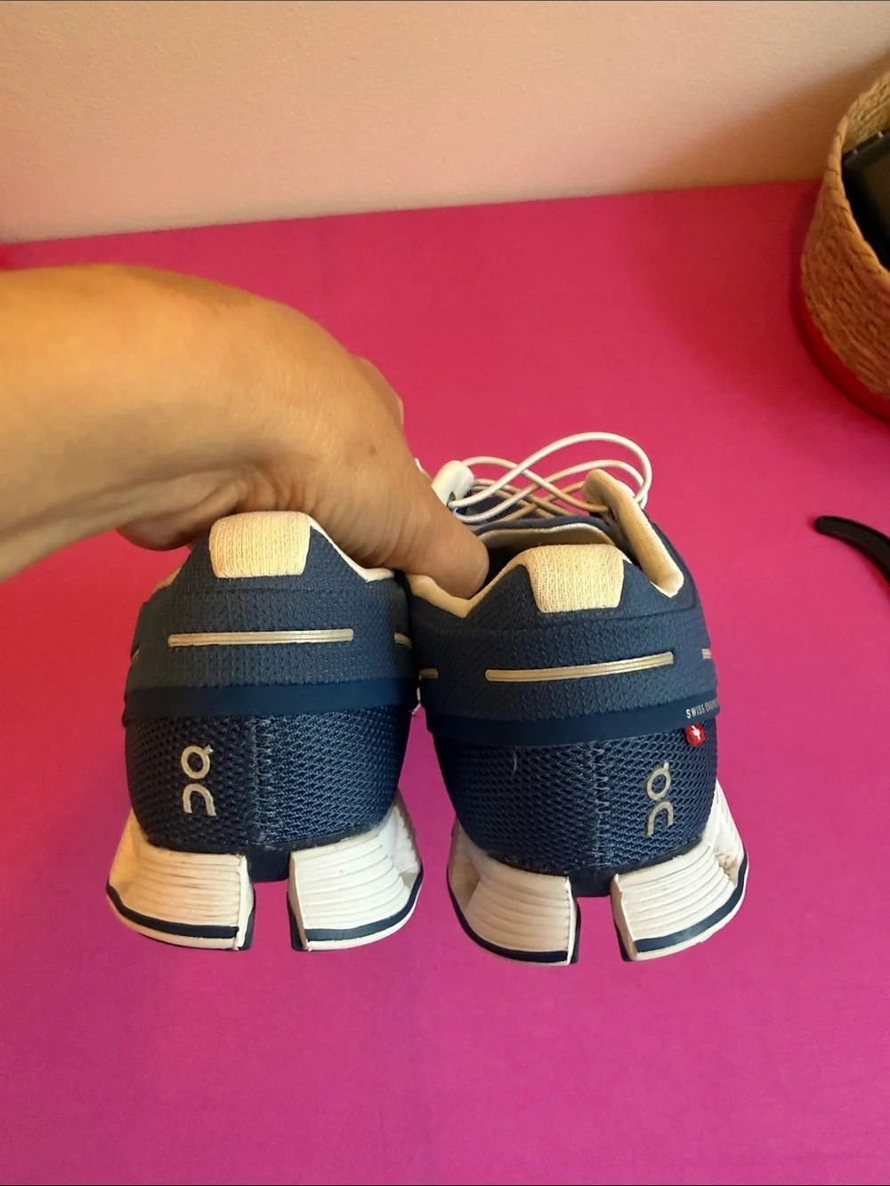 On Running Cloud Navy Athletic Sneakers size 8 women’s